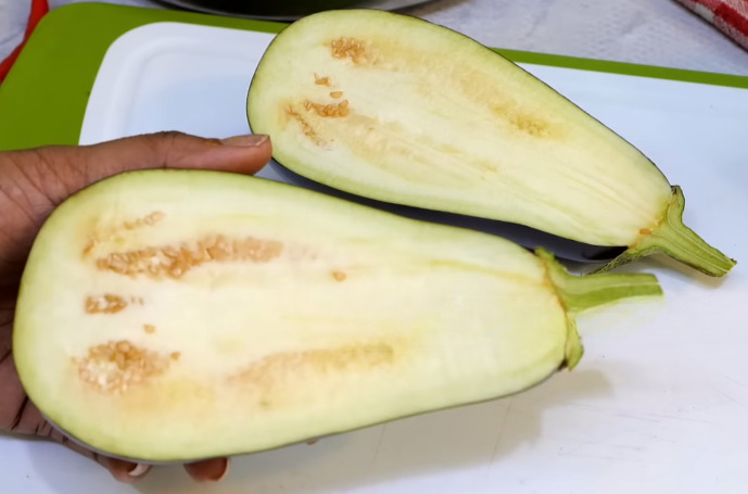 piece of baigan bharta recipe in hindi