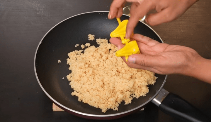 add coconut powder in mould