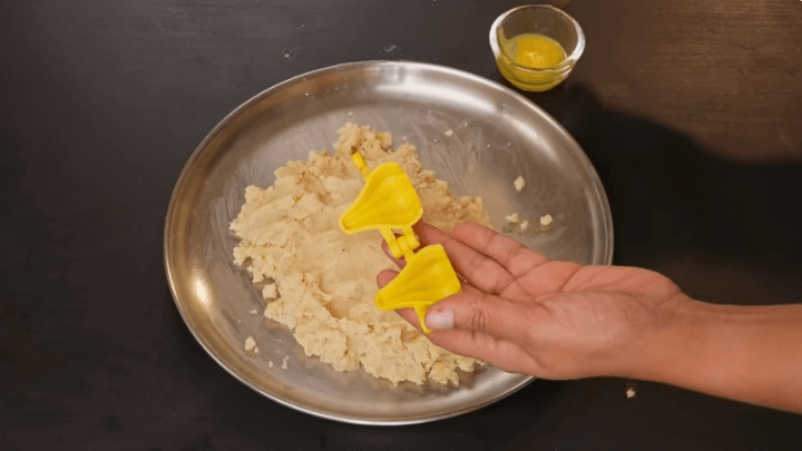 modak mold and ghee