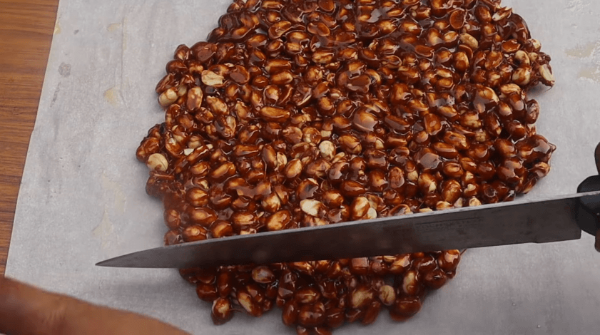 cut the peanuts chikki