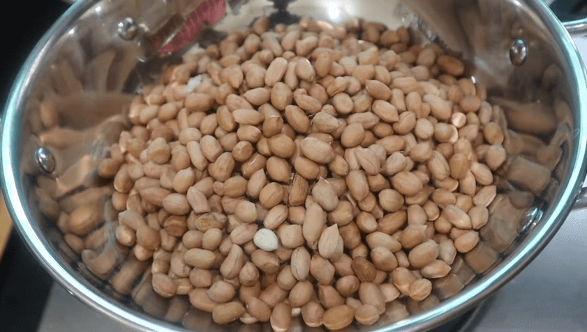 raw peanuts