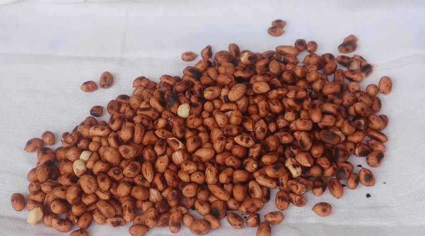 fried peanuts