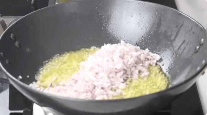 add chopped onion in oil