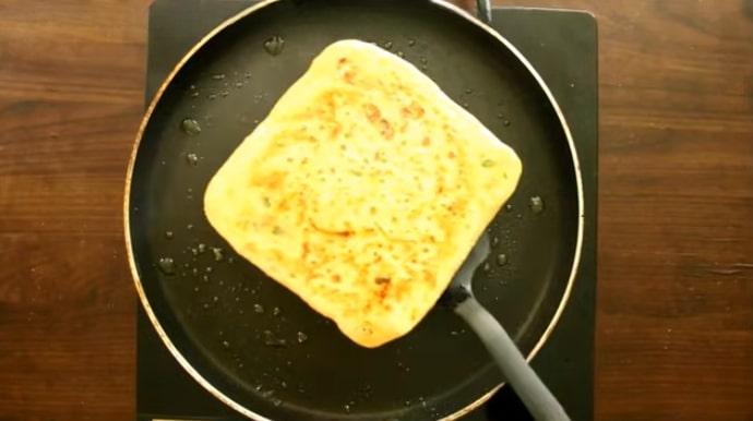 roasted cheese paratha recipe in hindi