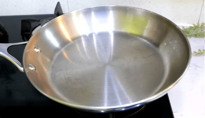 oil pan for baigan bharta recipe